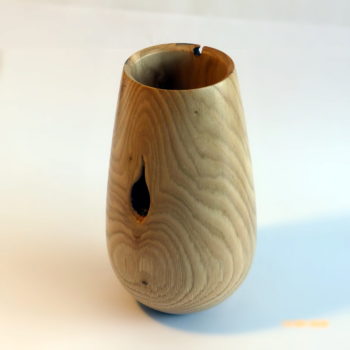 Chestnut vase by Martin Gomme